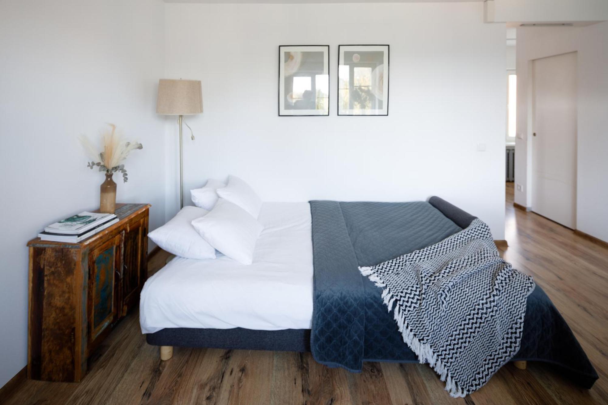 Brivibas Yard Apartment With Parking In City Center Riga Exterior foto